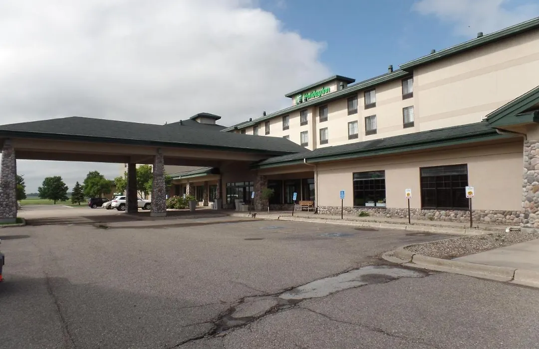 Holiday Inn Hotel & Suites Owatonna-1