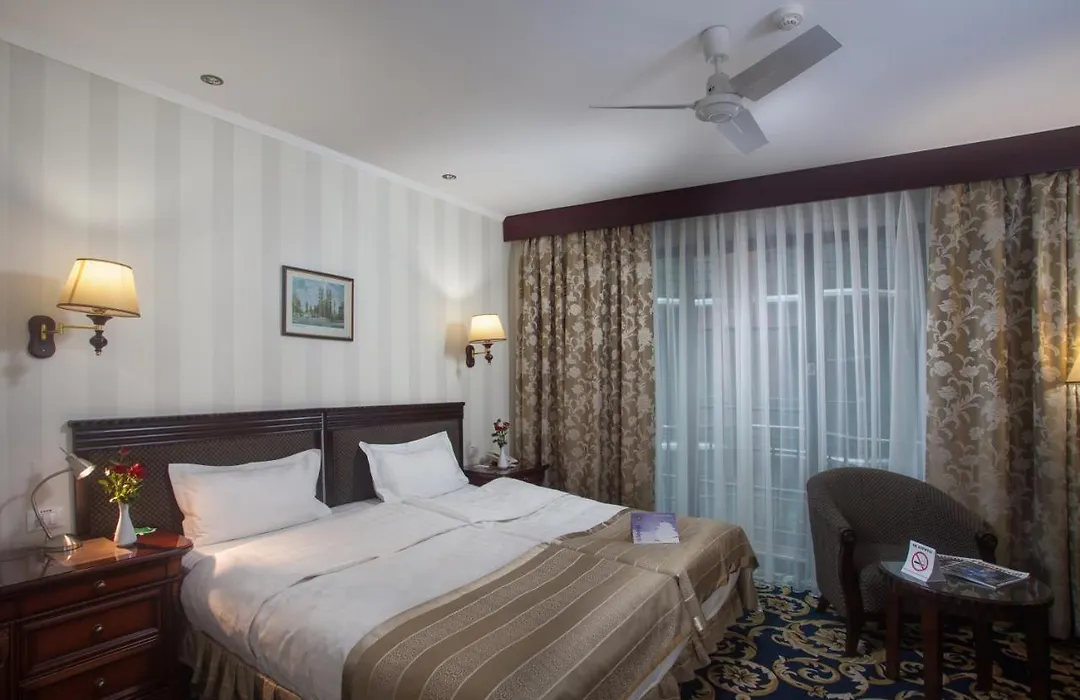 London Hotel-1