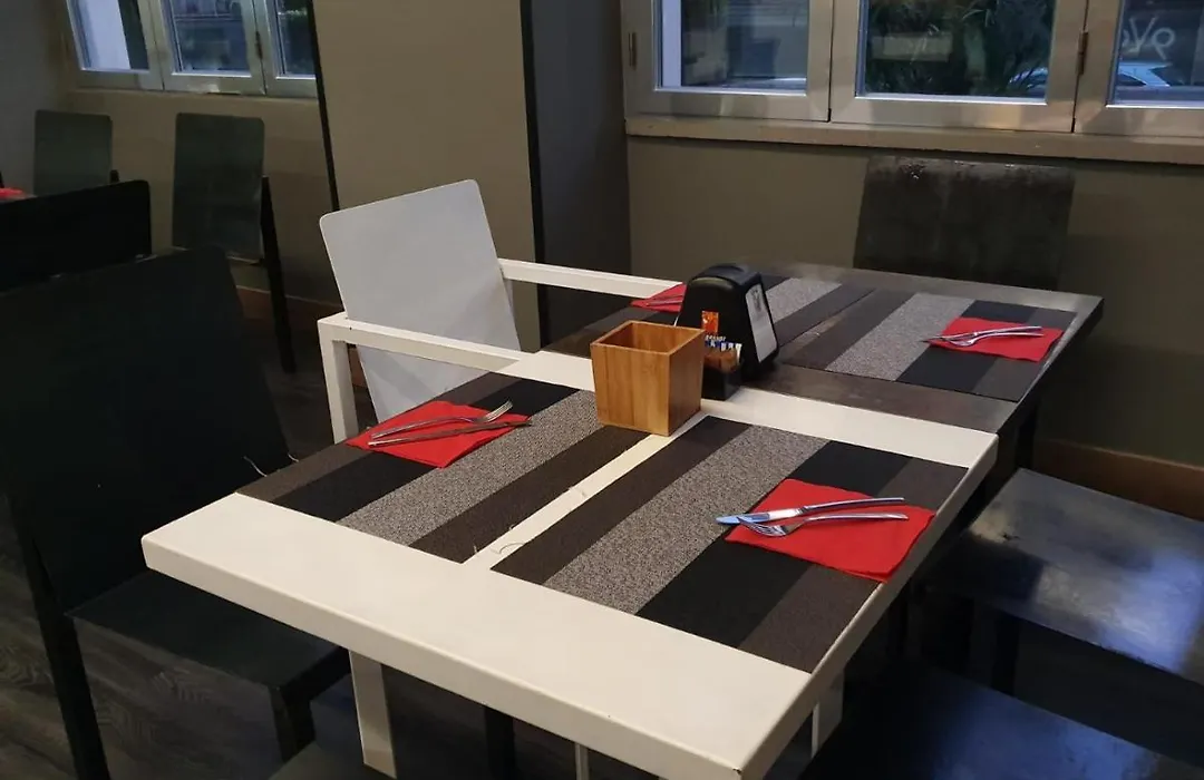 V99 Hotel-1