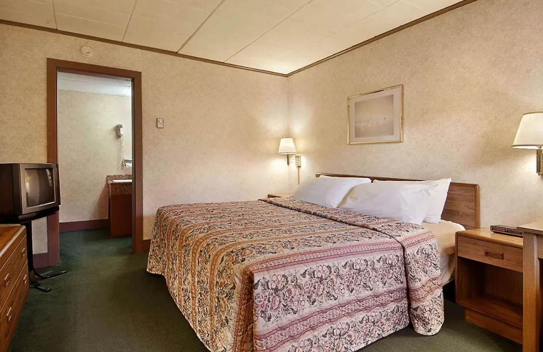 Aderi Hotel Lewisburg-1