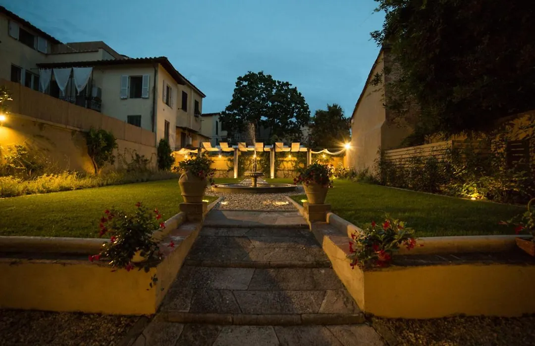 Lucus Exclusive Bed And Breakfast-1