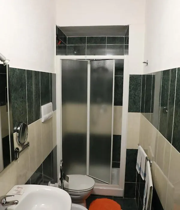 Rooms & B&B-1