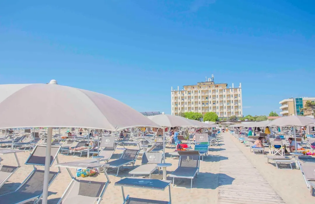 Fabilia Family Hotel Lido di Classe-1