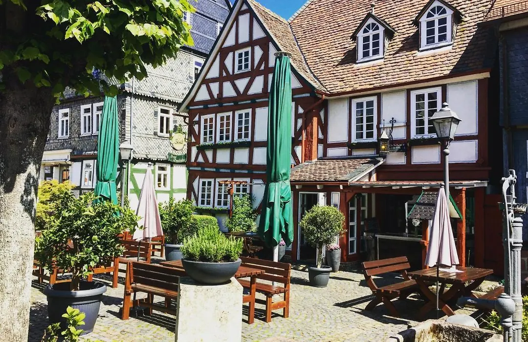 Dombaecker-1