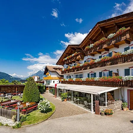 Hotel Stefanie-3
