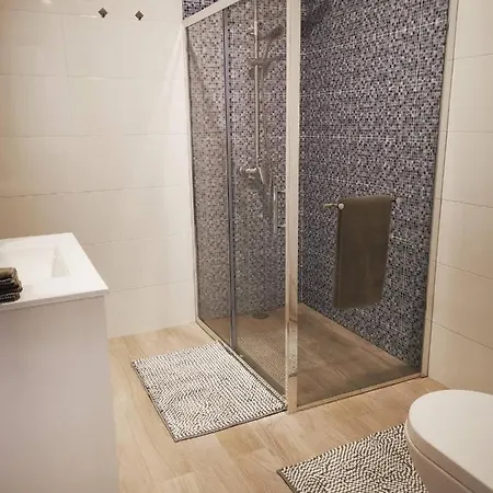Luxury Room For 6 - Guesthouse-3