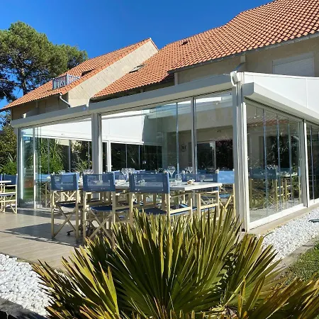 Les Vagues Logis Hôtel-3