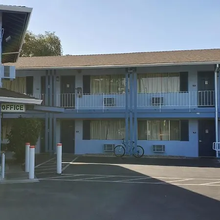 Valley Motel-2