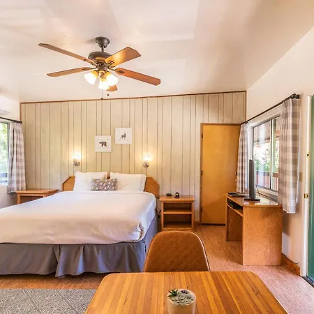 Buckeye Tree Lodge-2