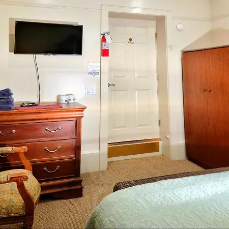 Lions Inn Bed & Breakfast-2