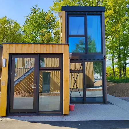 Modern ausgebauter Überseecontainer als Tiny House-2