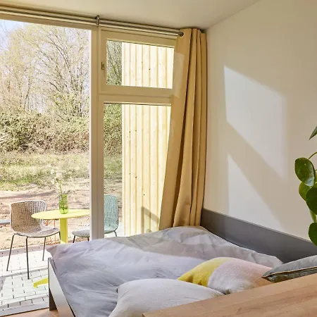 Modern ausgebauter Überseecontainer als Tiny House-3