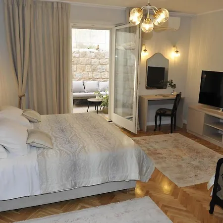 Merla Luxury Rooms-2