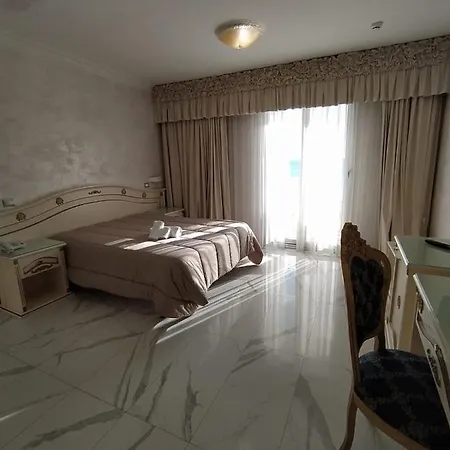 Grand Hotel Paradise-3