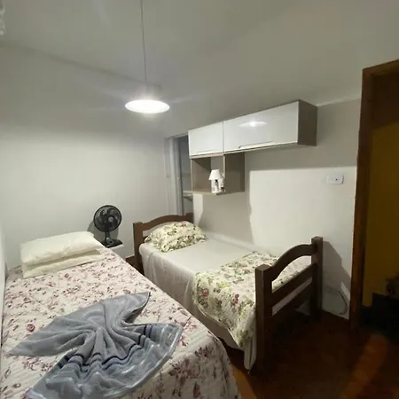 Hostel Gru Economico Com Quartos Individuais E Translado-3