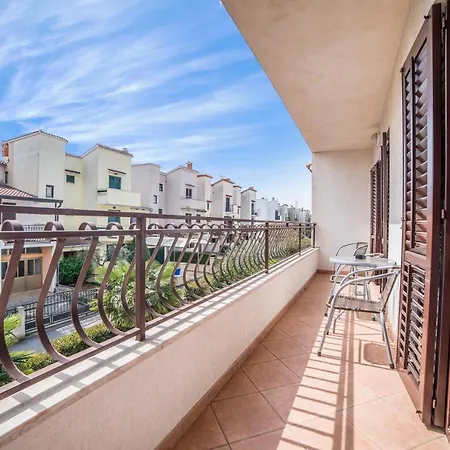 Apartments Banko-3