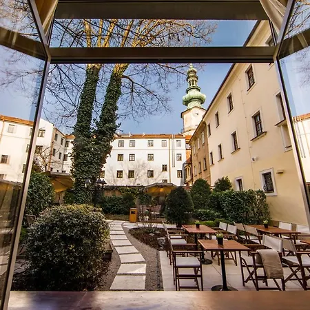 Beigli Hotel & Garden-2