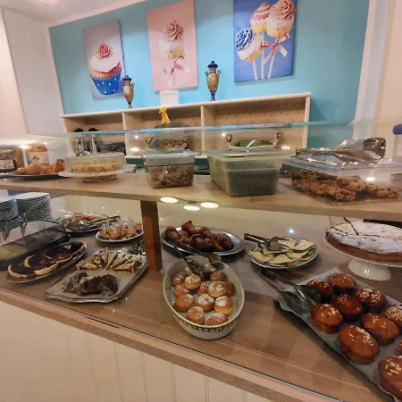 Hotel Adria B&B - Colazione fino alle 12-3