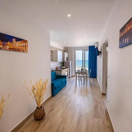 White Apartments & Spa-3