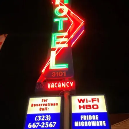 Los Feliz Hotel-3