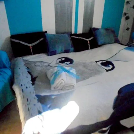 Blue Room, Kitchenette-3