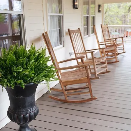 Stonehill'S Farmhouse-2