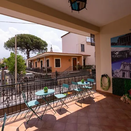 Pompei Luxury Rooms-3