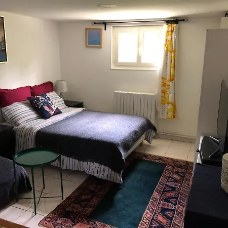 Room In House Near Lycee International St Germain En Laye-3