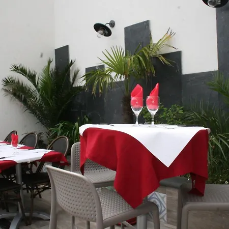 Hôtel Les Italiens-3