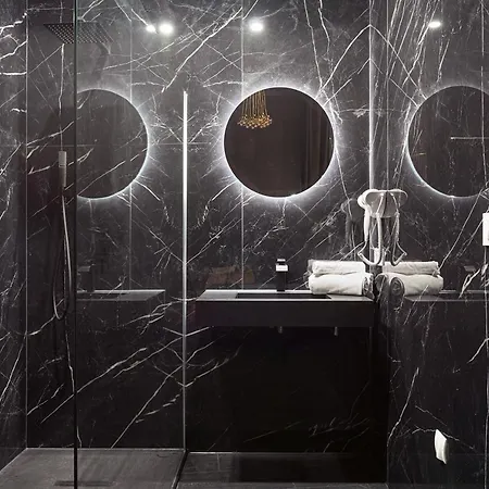 Legend Majestic Superbe Love Room - Jacuzzi - Champagne - Romantisme - parking privé-2
