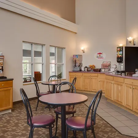 Super 8 By Wyndham Menomonie Wi-3