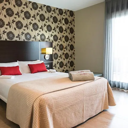 Hotel Piramide 2-3