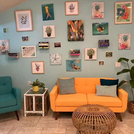 3Gulls Inn Ozona-Boutique Hotel-Steps From Restaurants & Brewery-Swimspa Pool-Pet Friendly-3