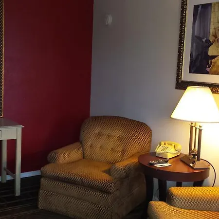 Days Inn By Wyndham Hot Springs-2