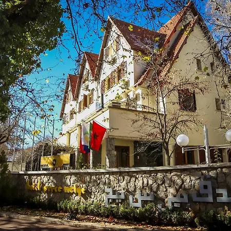 Hotel Perce Neige-3