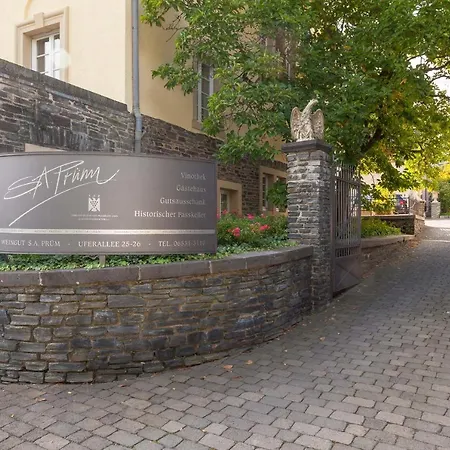Wein- und Landhaus S A Prüm-2