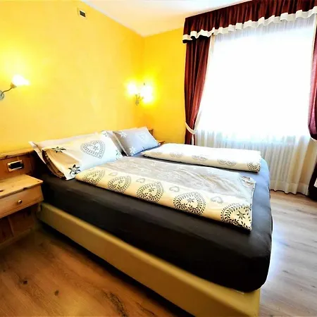 Alpen Royal By Livigno Accomodation-2