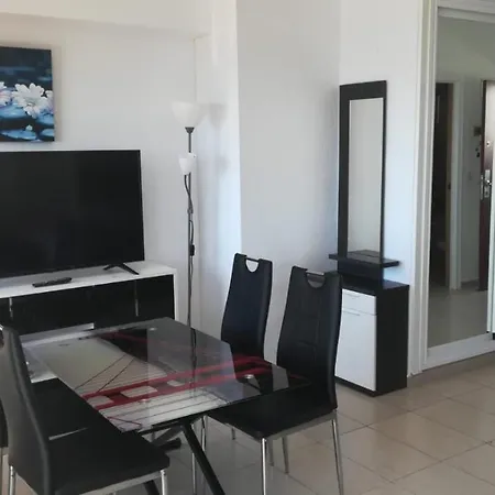 Apartamento-Estudio First Line Of The Beach Malaga -Benalmadena-2