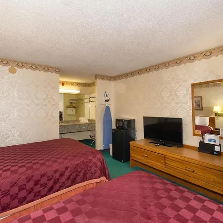 Howard Johnson Express Inn Eureka Springs-3