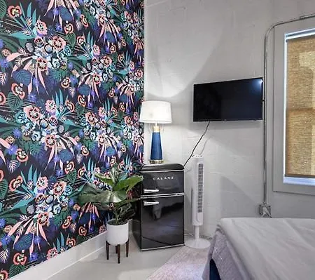 Room 2 Oleander Hotel Walk To Cruise Terminal, Restaurants & The Strand-2