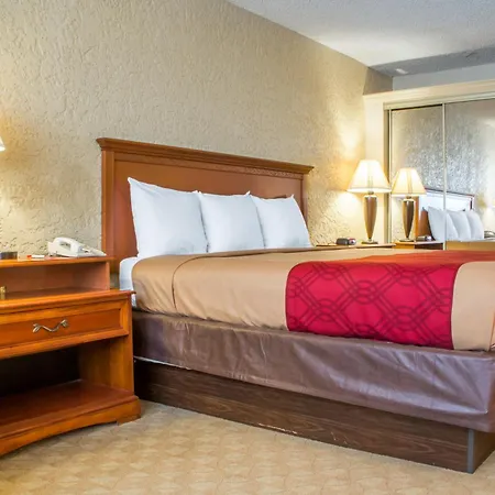 Econo Lodge Broken Arrow-Tulsa-3