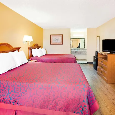 Days Inn By Wyndham Boerne-3
