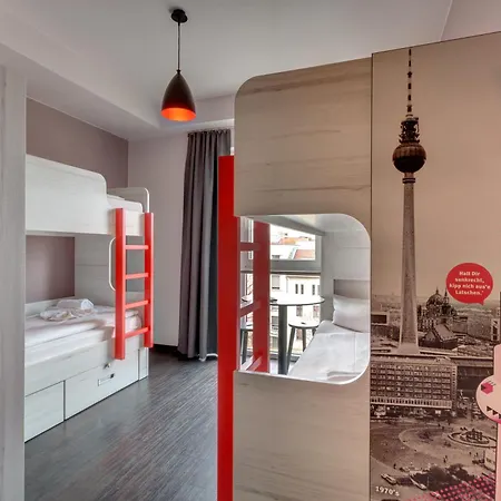 Meininger Hotel Berlin Alexanderplatz-3