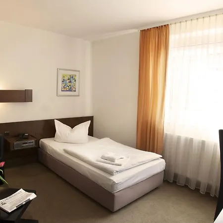 Hotel Post Frankfurt Airport-2