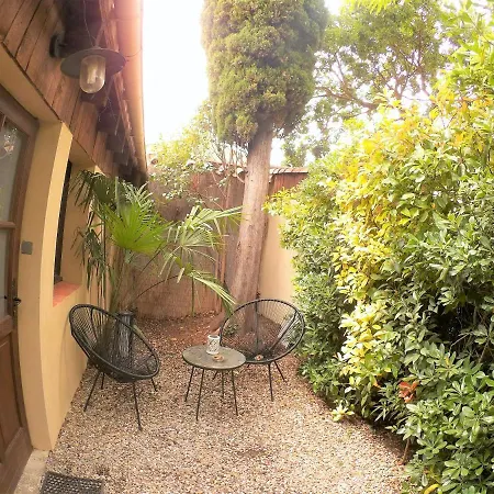 La Villa Carcassonne, piscine chauffée, Cité à 600m, Clim, Parking, Borne VE-2