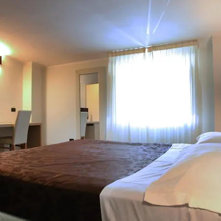 Hotel Sogni D'Oro Airport-2