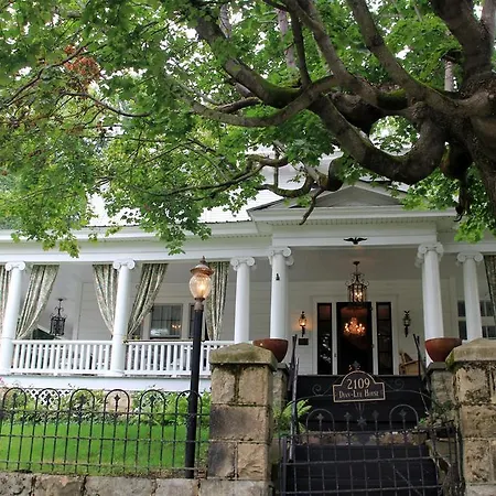 Bluefield Inn, A Select Registry Propery-3
