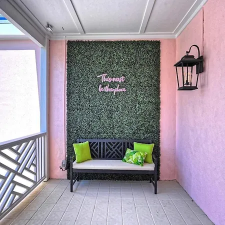 Room 3 Oleander Hotel Family-Friendly Galveston Hotel 1 Mile From Beach-2