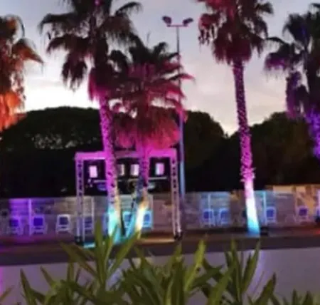 Bungalow de luxe de 60m2 dans camping 5 étoiles-3