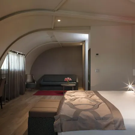 Smart Hotel Holiday-2